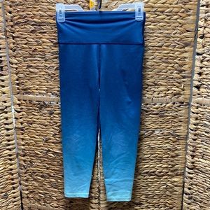 Aerie Chill Play Move Capri Leggings